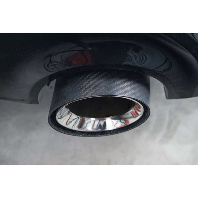 Puntas de rendimiento OEM para BMW M135i xDrive (F40) - Puntas de escape de repuesto deslizables de fibra de carbono de 4,5" más grandes
